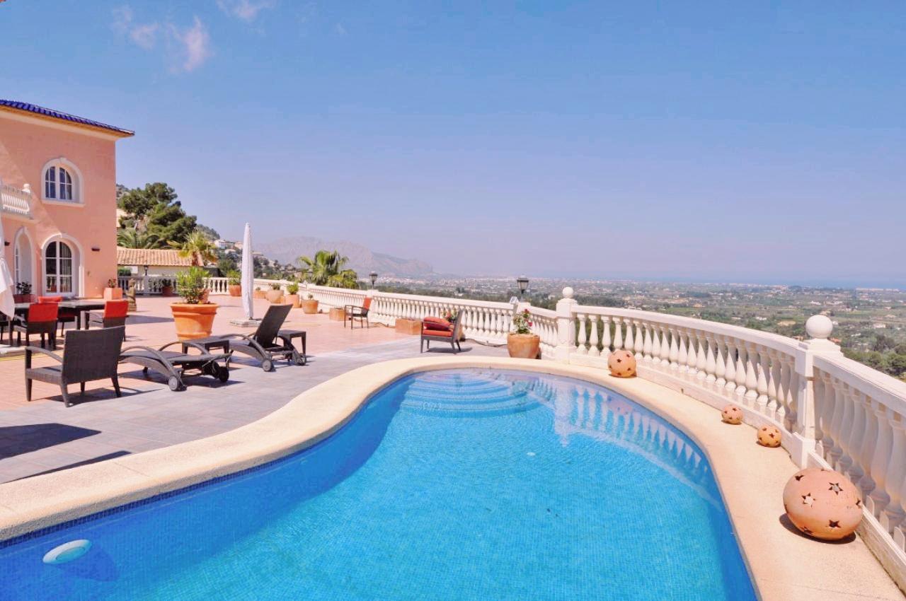 Villa for Sale in Denia