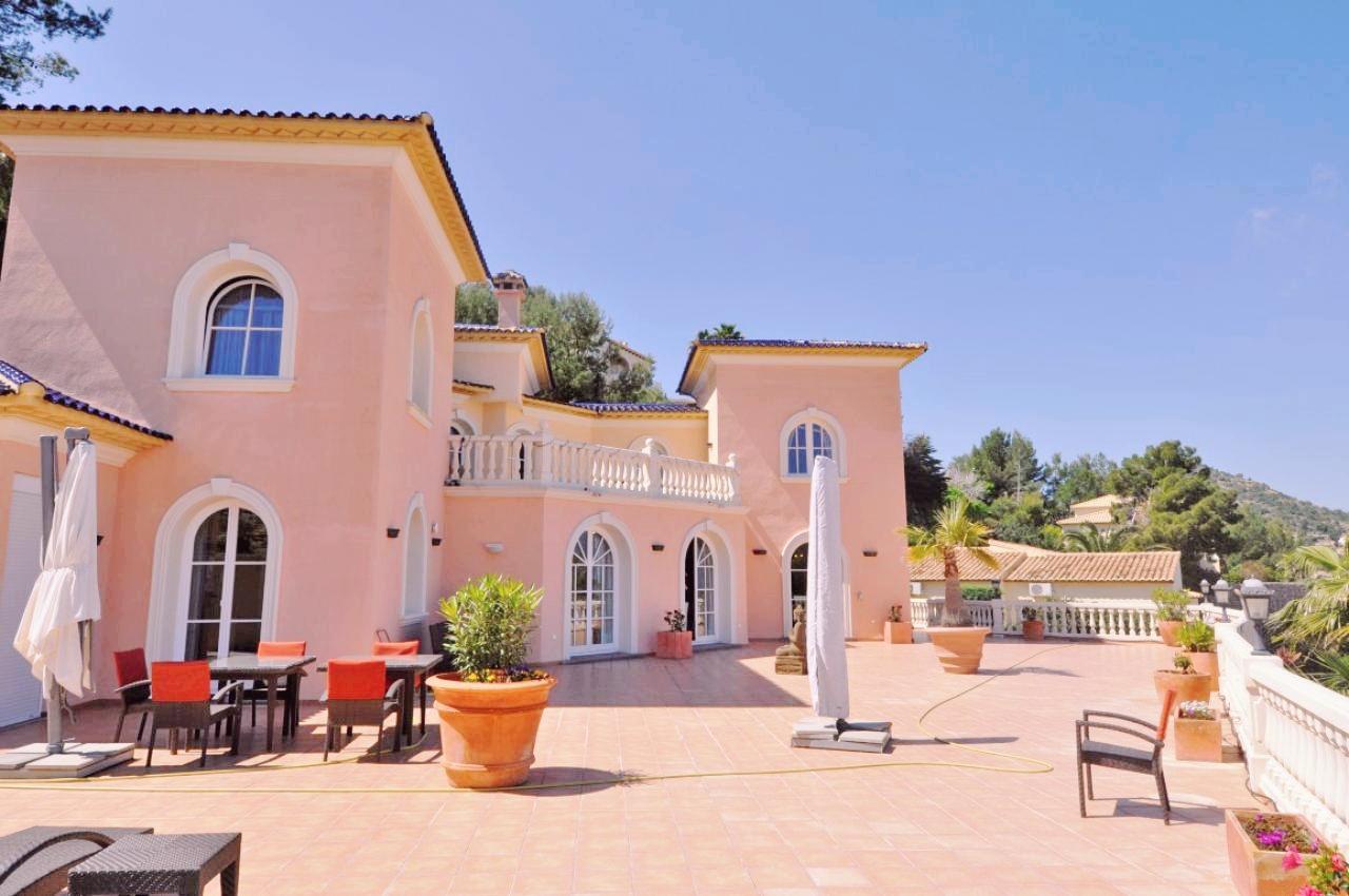 Villa for Sale in Denia