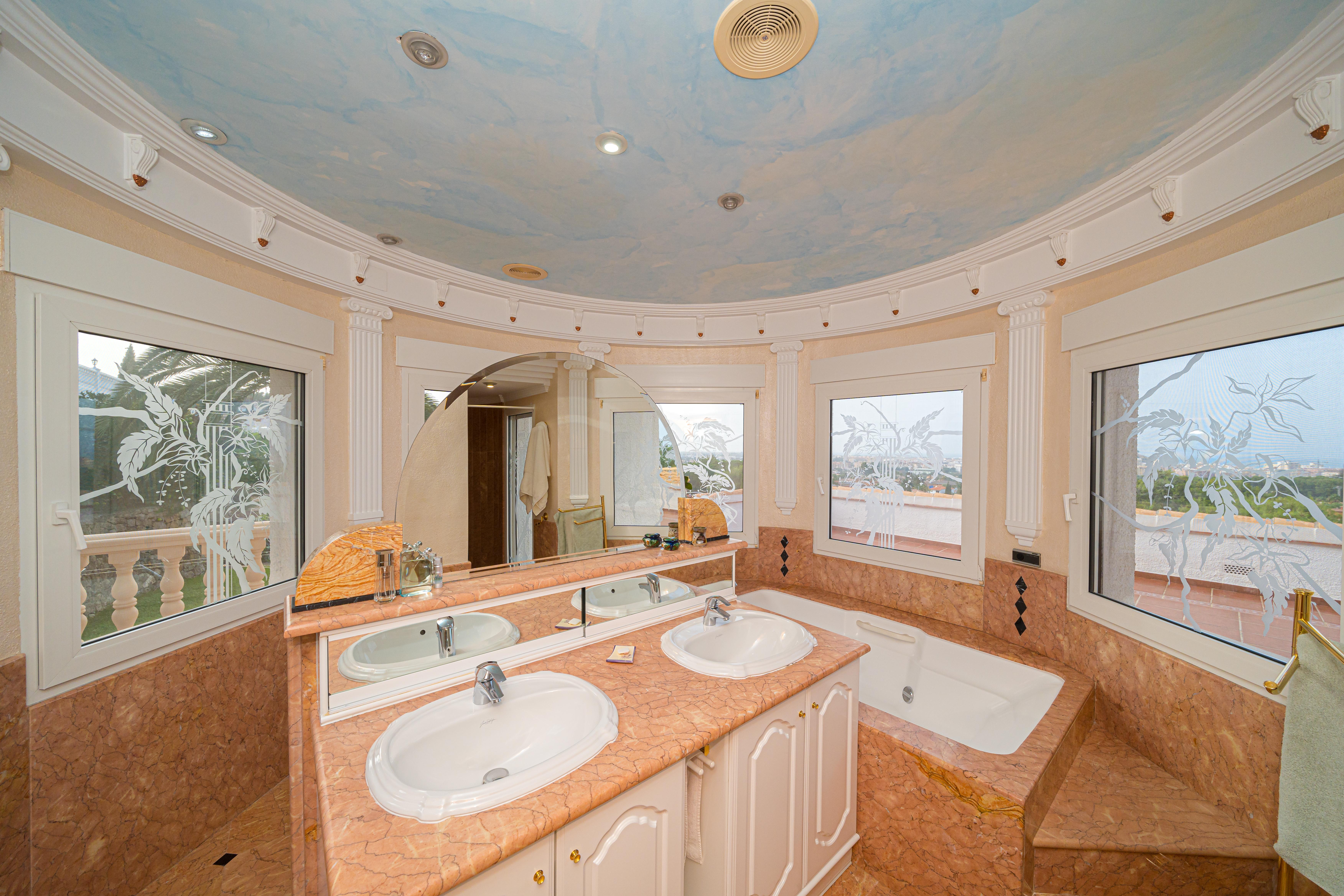 Villa for Sale in Denia