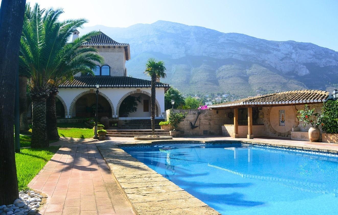 Villa for Sale in Denia