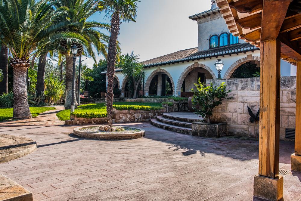 Villa for Sale in Denia