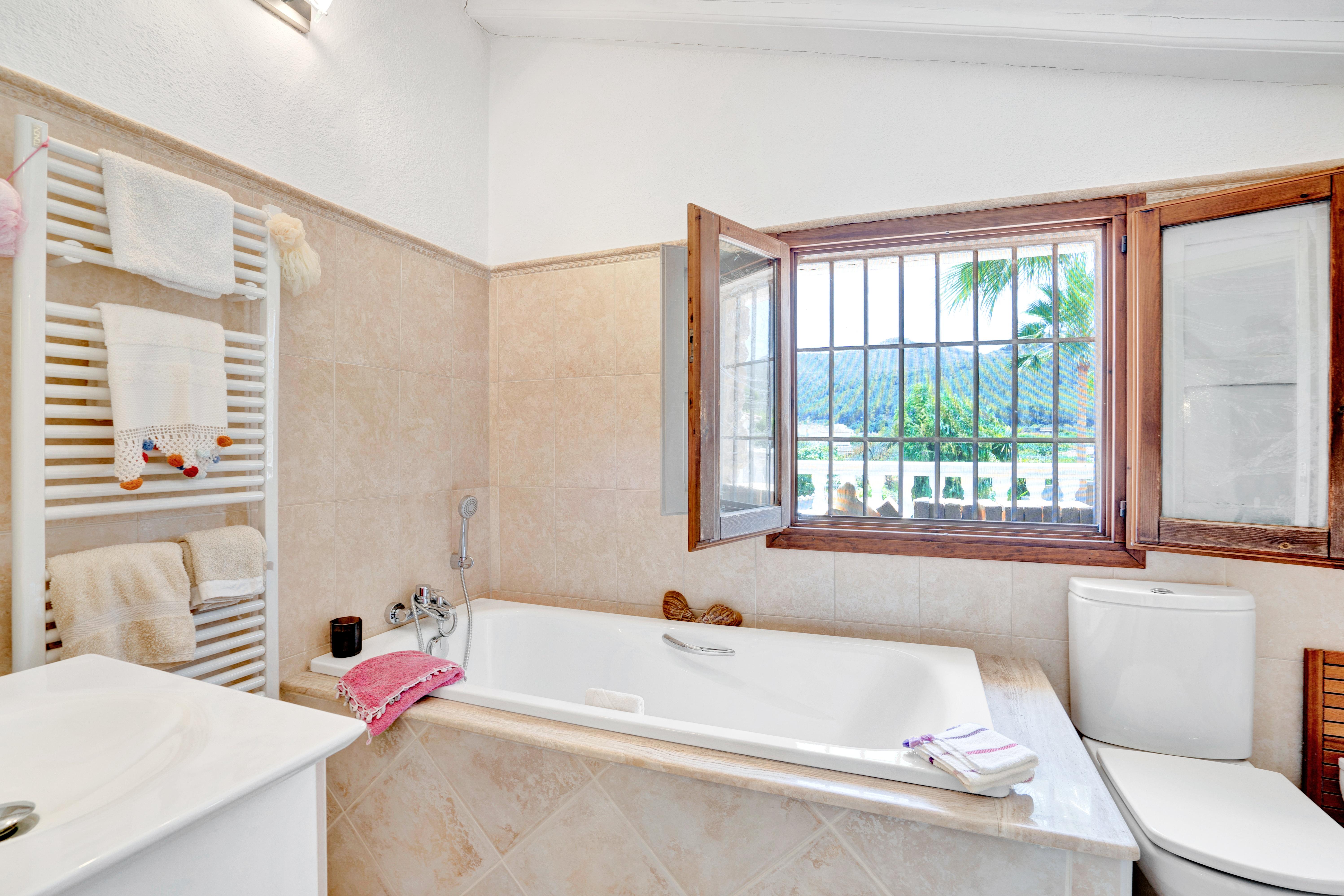 Villa for Sale in Jalon