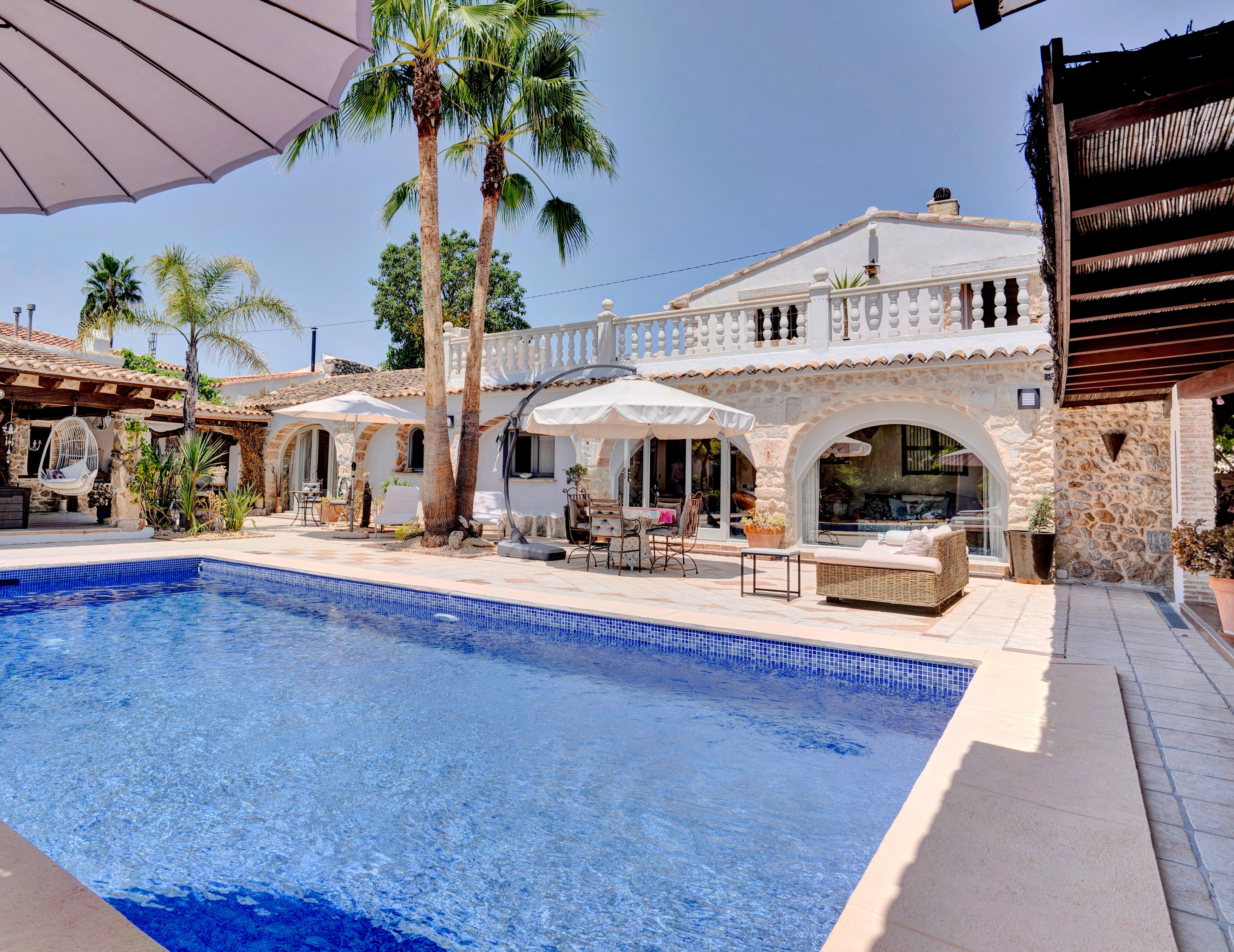 Villa for Sale in Jalon