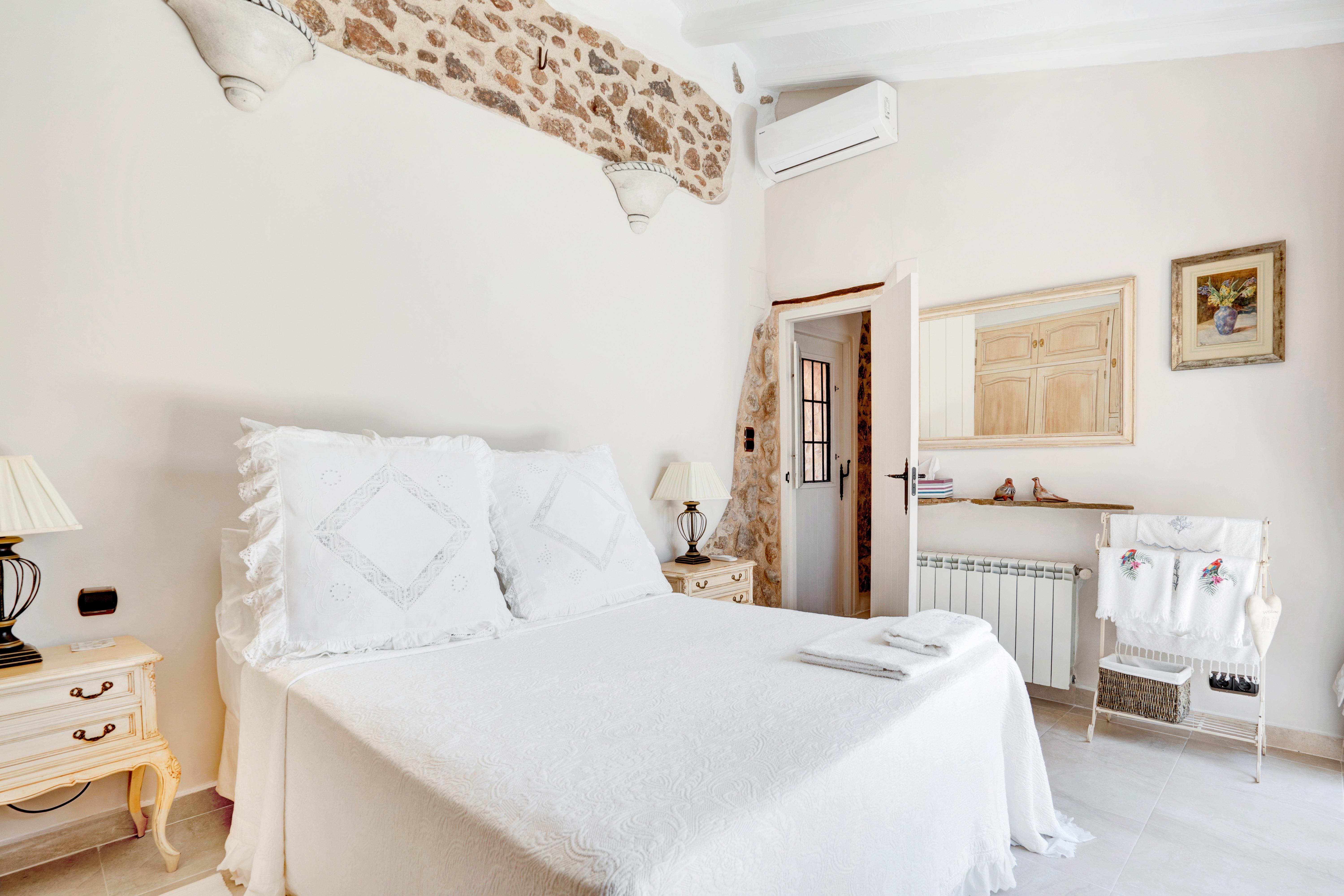Villa for Sale in Jalon