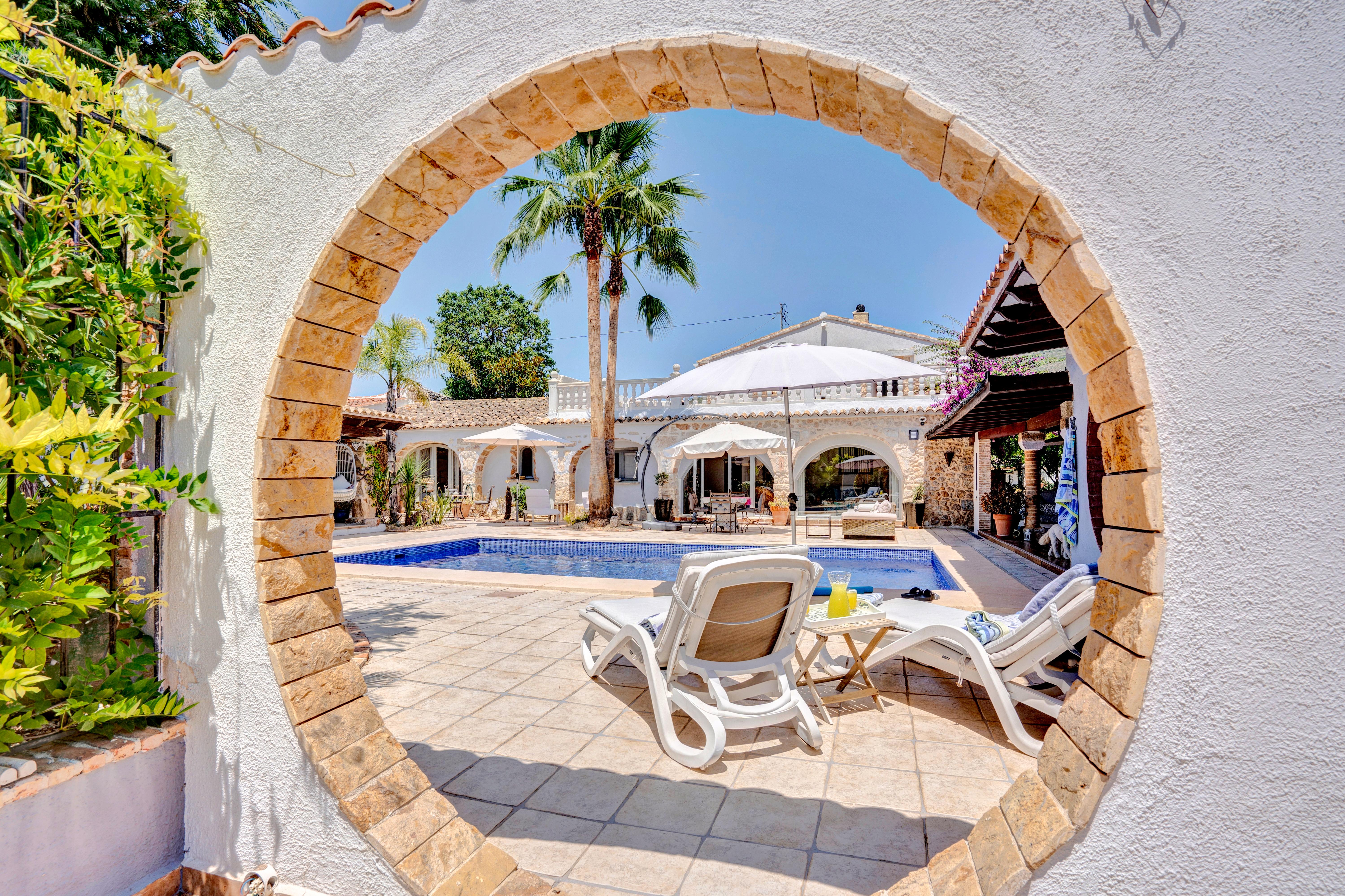 Villa for Sale in Jalon
