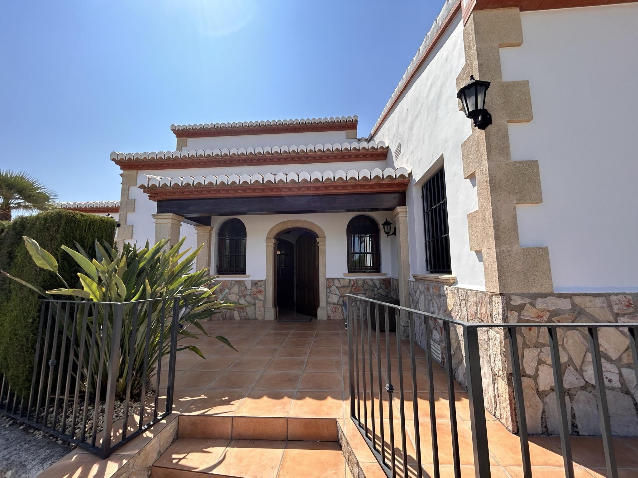 Villa unter Verkauf unter Javea