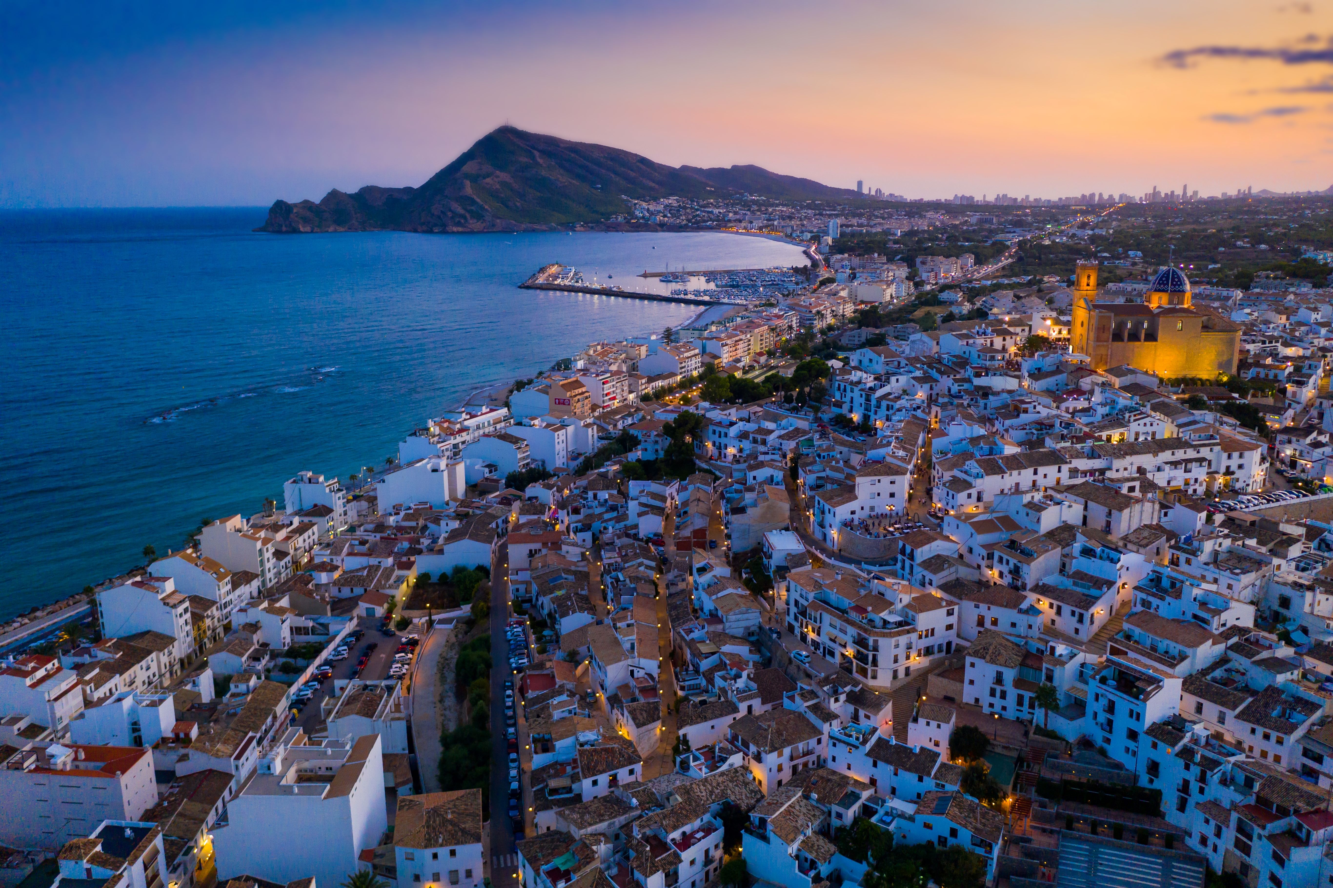 Why Invest in Luxury Properties on the Costa Blanca